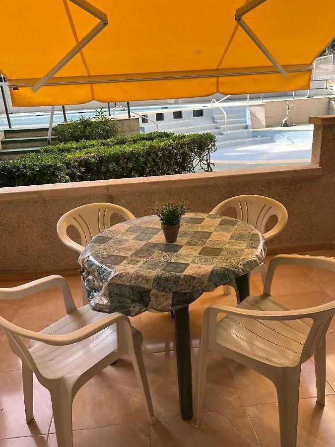 Apartamento En サロウ